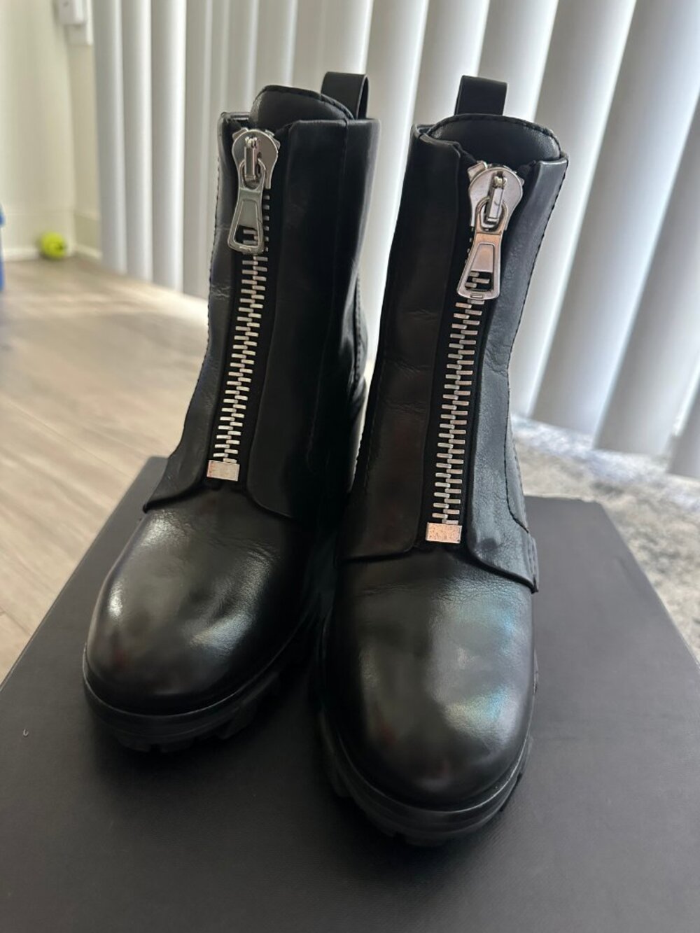 Rag & Bone Black Leather Front Zip Ankle Boots EU 36.5 US 6.5 New in Box